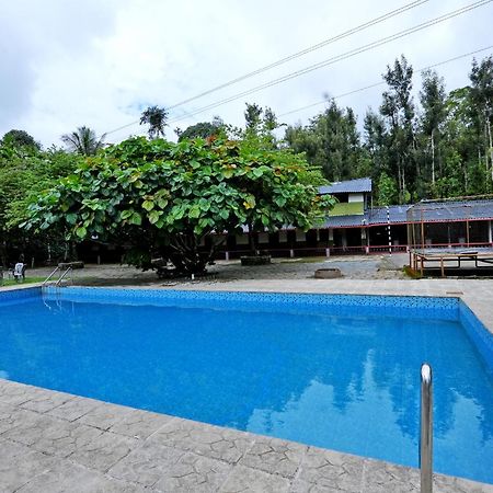 Leisure Homestay - Pool, Boating, Zipline, Home Food, Estate Chikmagalur Bagian luar foto