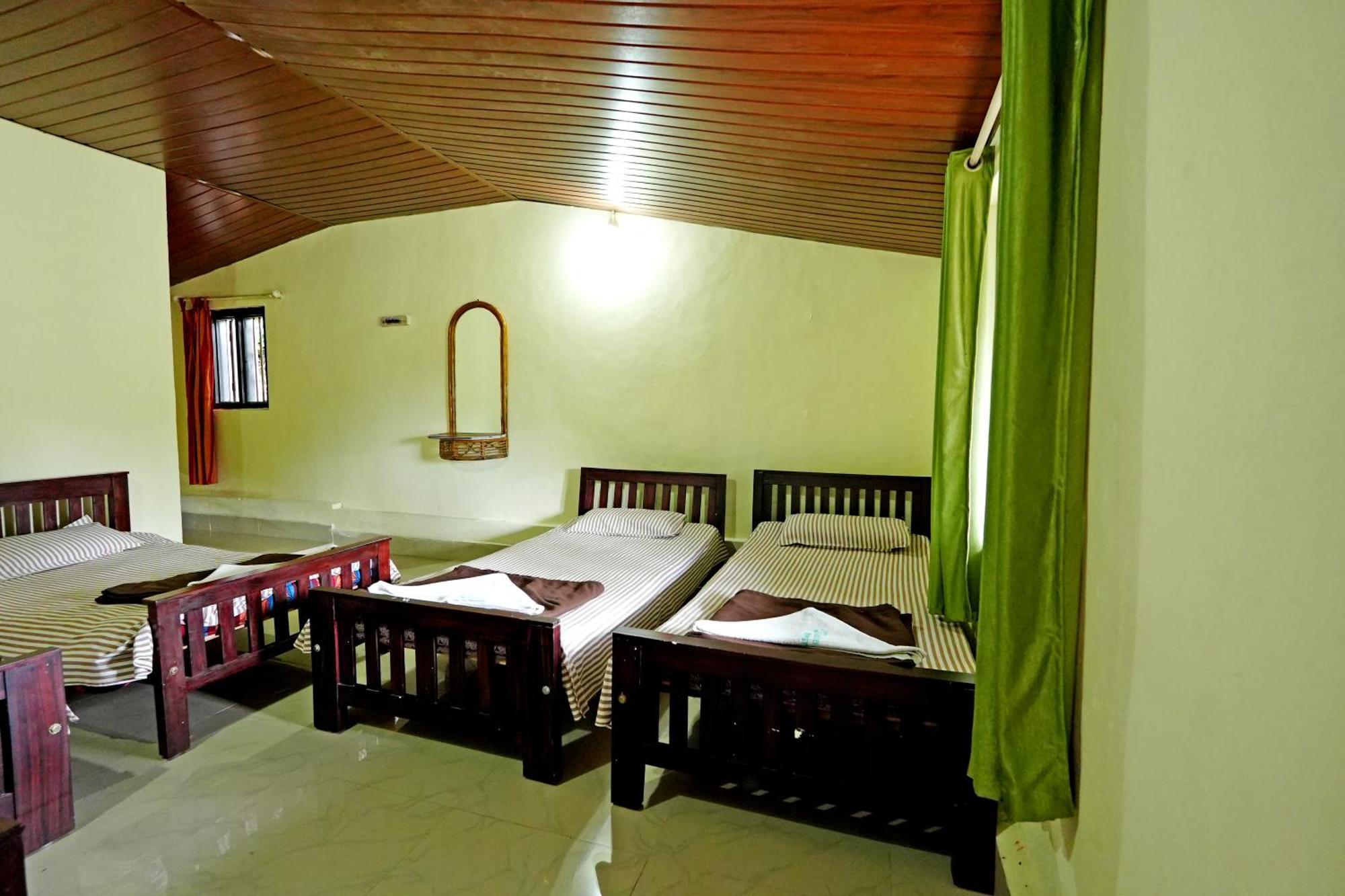 Leisure Homestay - Pool, Boating, Zipline, Home Food, Estate Chikmagalur Bagian luar foto