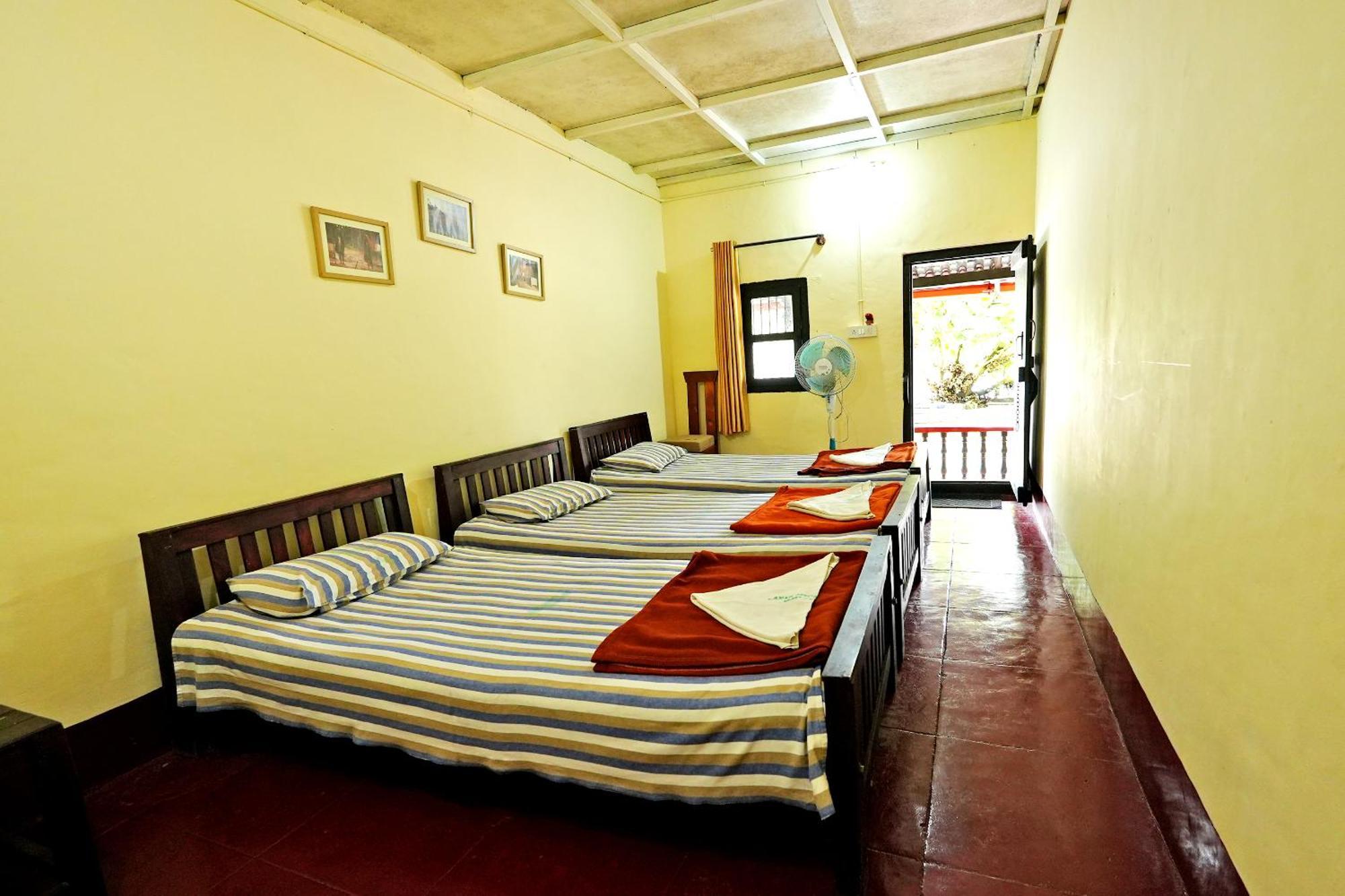 Leisure Homestay - Pool, Boating, Zipline, Home Food, Estate Chikmagalur Bagian luar foto